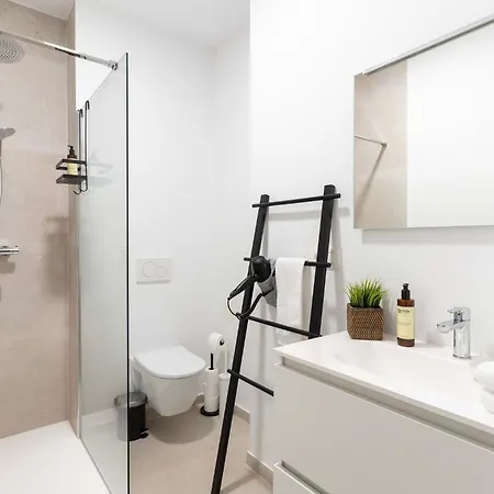 Inviting And Bright 7-person In Apartment Antwerpen
