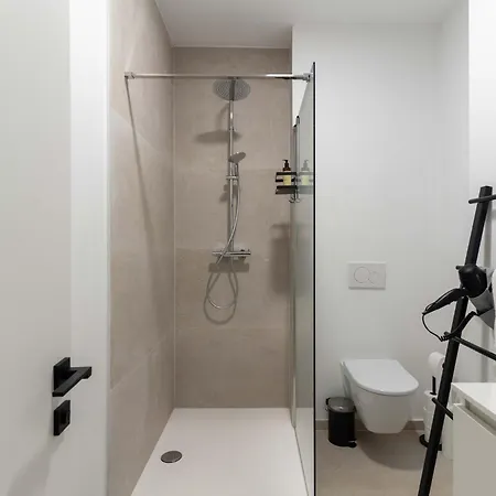 Inviting And Bright 7-person In アパート アントウェルペン
