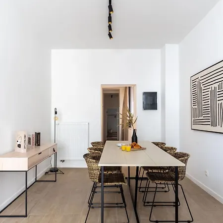 Inviting And Bright 7-person In アパート